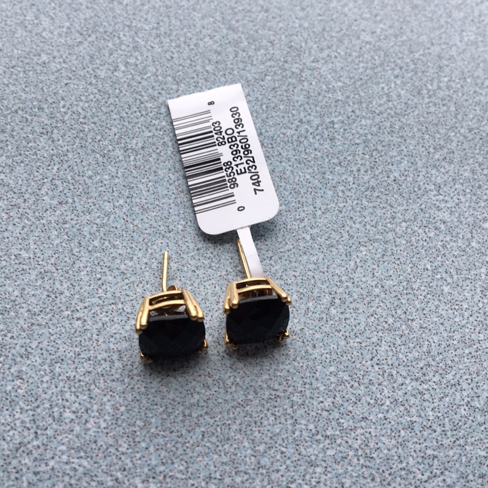 Onyx pierced earrings